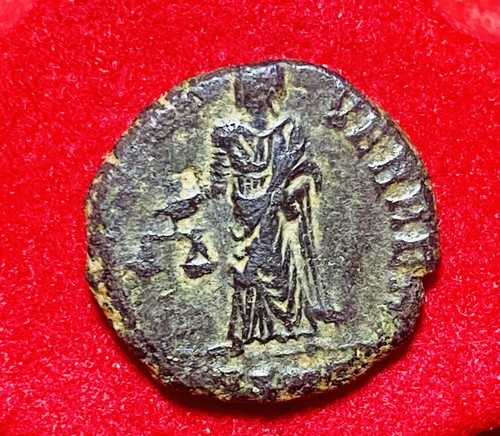 Divus constantine nummus - constantine,